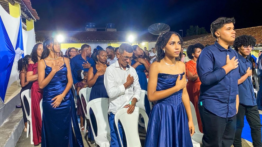 Formatura do 9º ano e da EJA emociona comunidade no distrito do Angico